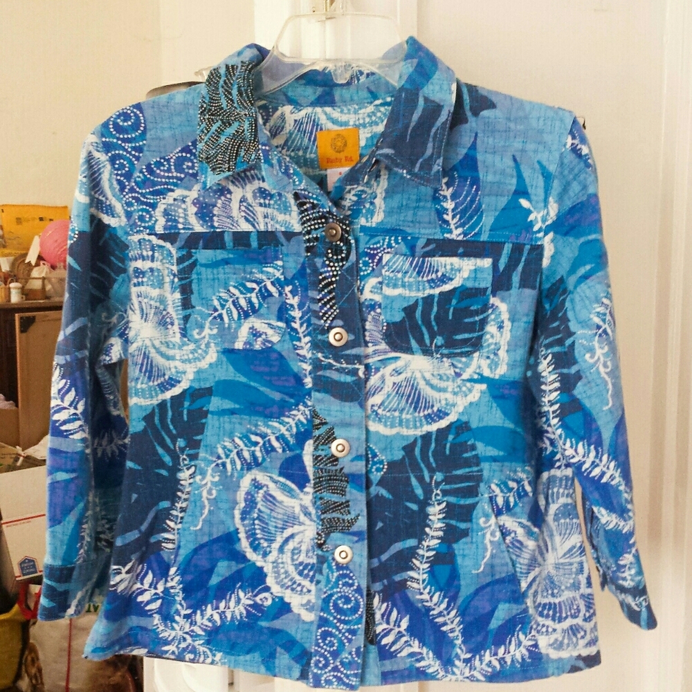 Woman's fitted Jean Jacket